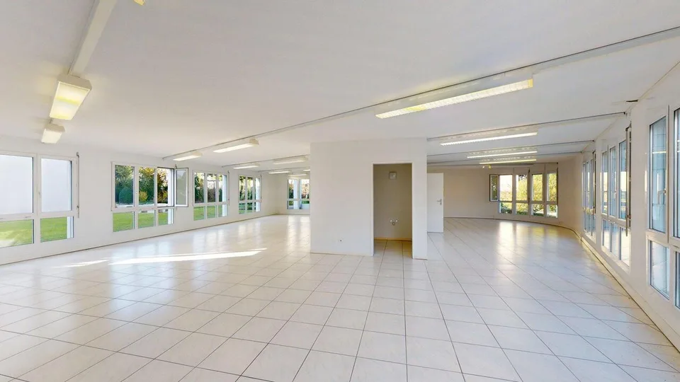 Ideal für Ihr Geschäft - Gewerbefläche oder Büro in Kölliken