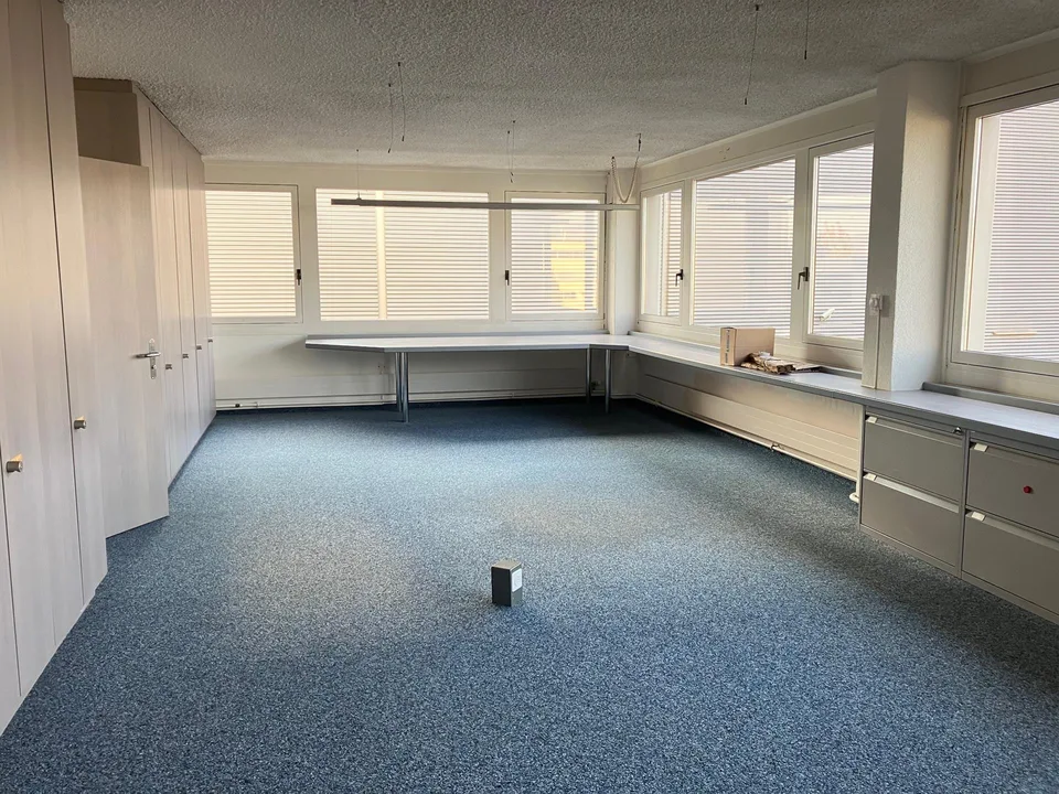 146 m2 Büroräumlichkeiten an der Steinackerstrasse 26