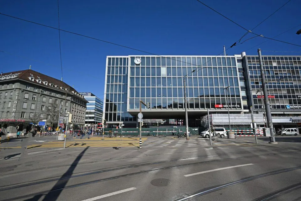 Ihr repräsentativer Geschäftsstandort im neuen Bahnhofgebäude am Bu...