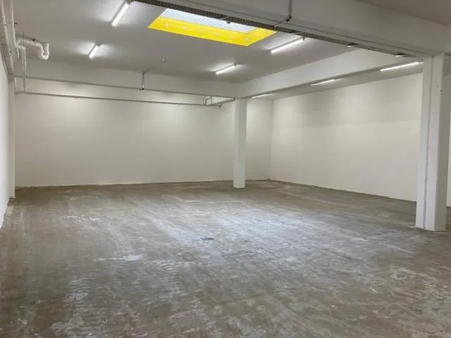 Mix & Match - Zwei Lagerflächen mit insgesamt 260 m²!