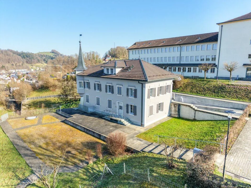 Arbeiten mit Weitblick im "Bergli" (147 CHF/m2/Jahr)