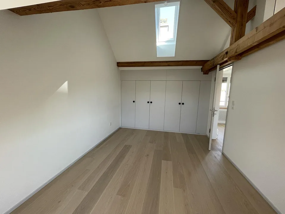 Neue 2.5-Zimmer-Dachwohnung mit freie Blick auf die Alpen