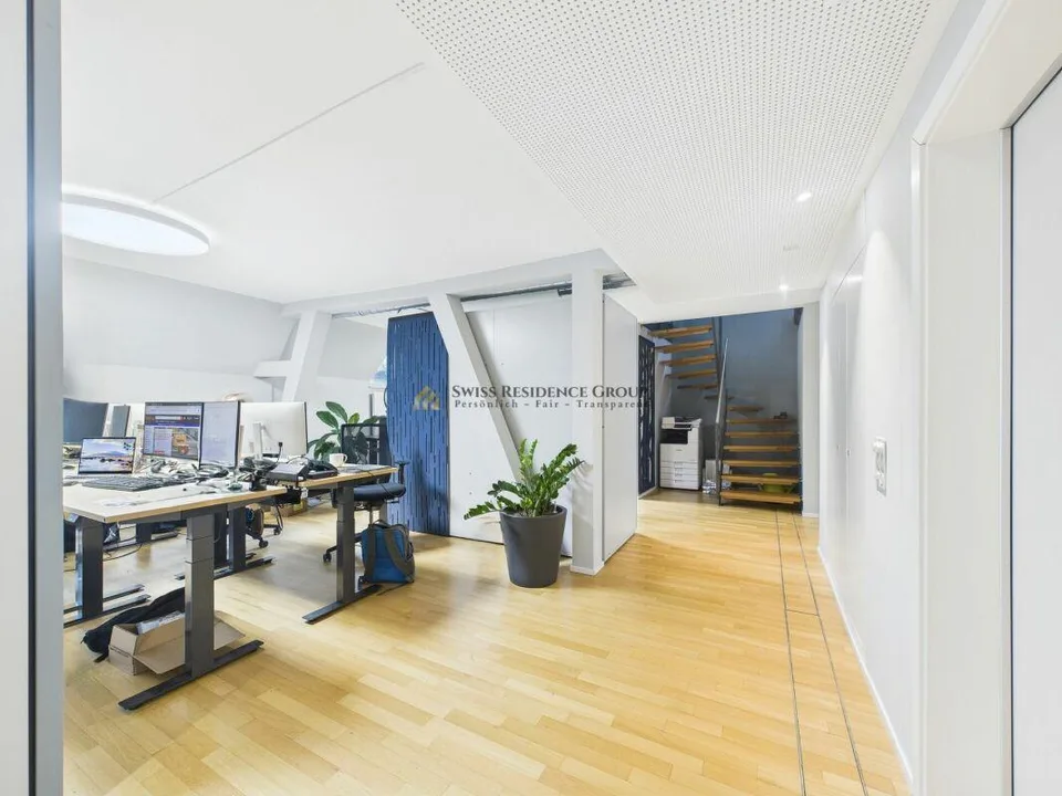 Zentrales Office über zwei Etagen - modern ausgestattet mit Blick ü...