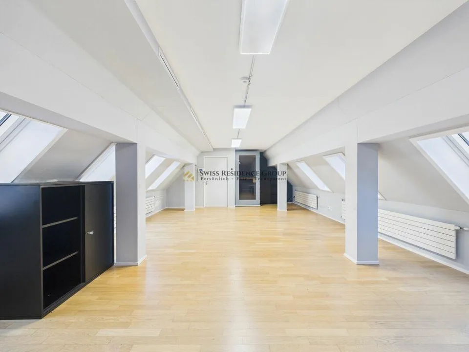 Zentrales Office über zwei Etagen - modern ausgestattet mit Blick ü...