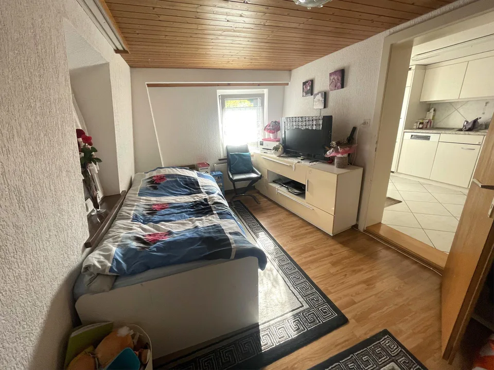Schöne 5-Zimmer-Wohnung im DG