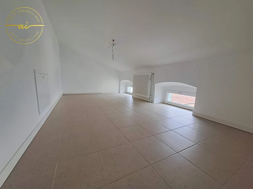 ATTICO MANSARDATO DI 3.5 LOCALI – Foto 9 von 9