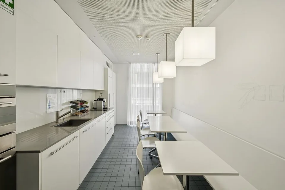 Top ausgebaute Büros an zentralster Lage – foto 9 di 11