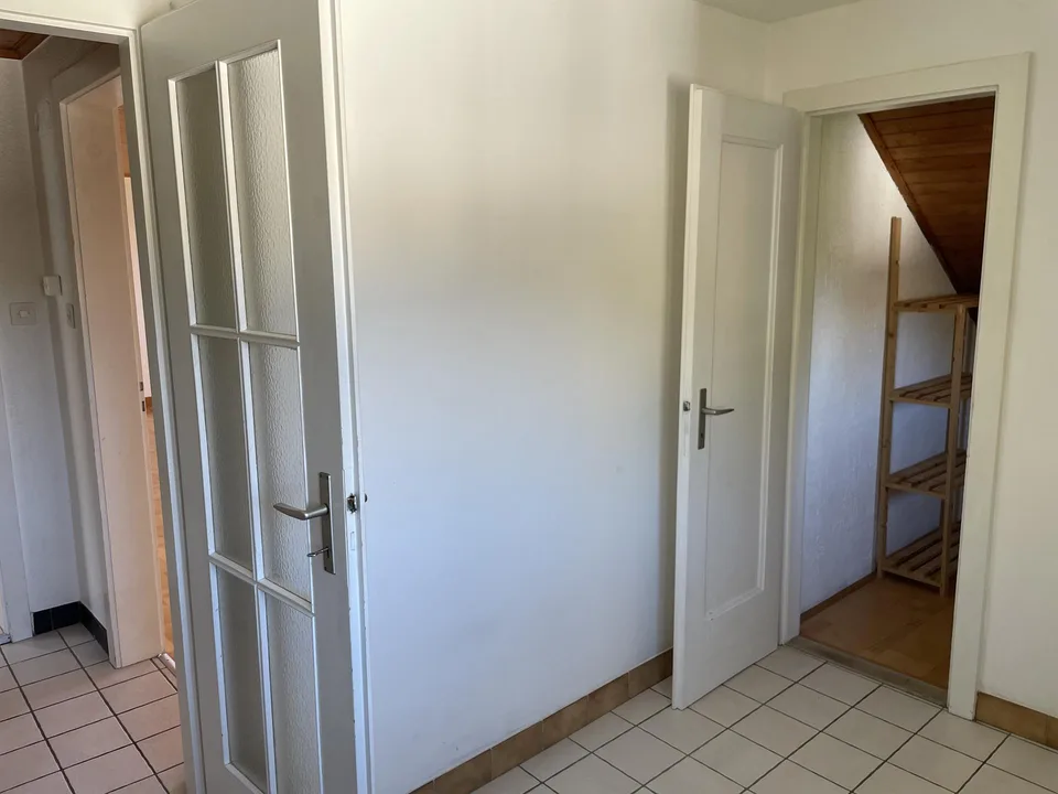 nid d'aigle: appartement au dernier étage dans un quartier calme – Foto 12 von 15