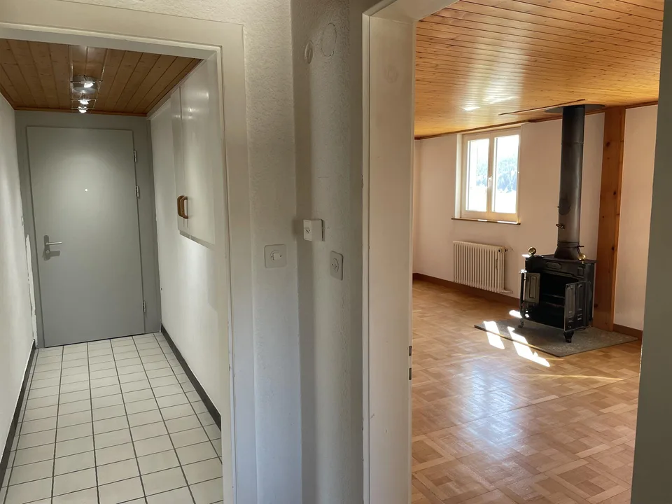 nid d'aigle: appartement au dernier étage dans un quartier calme