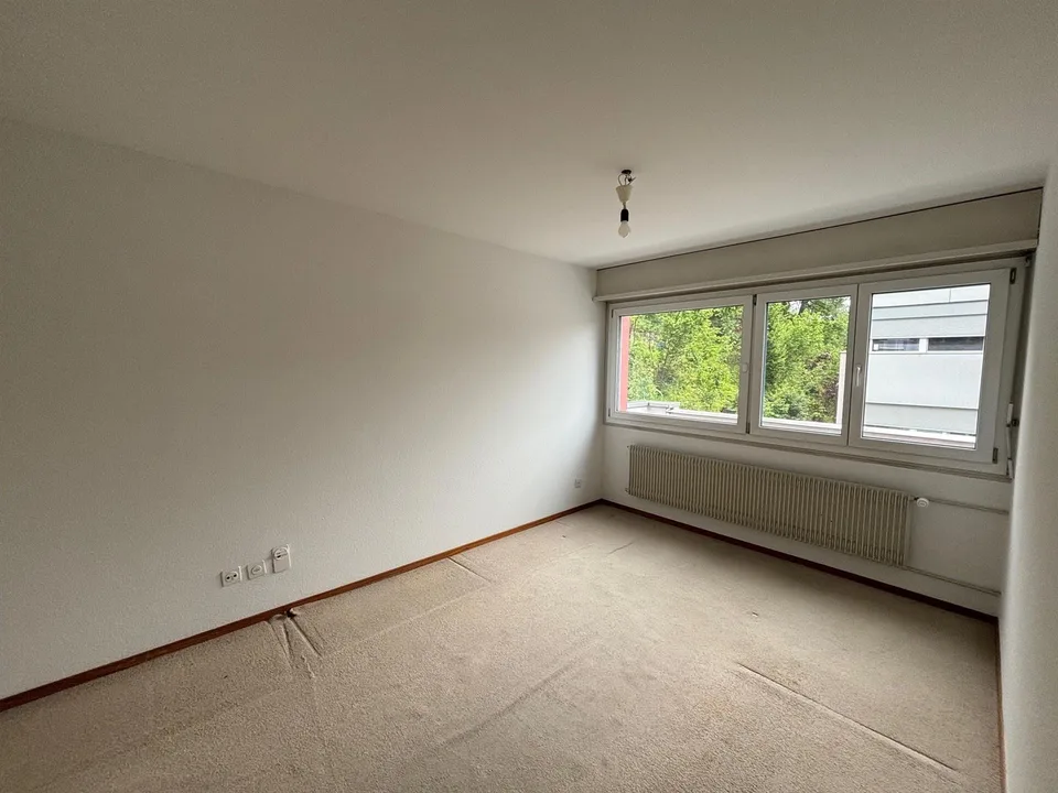 befristete 6-Zimmer-Attikawohnung mit Gemeinschaftspool
