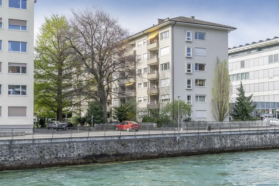 Freie Einstellhallenplätze am Scherzligweg