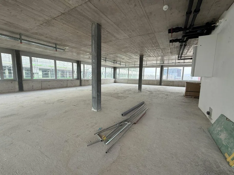 Büro mit ca. 380 m2 in Neubau