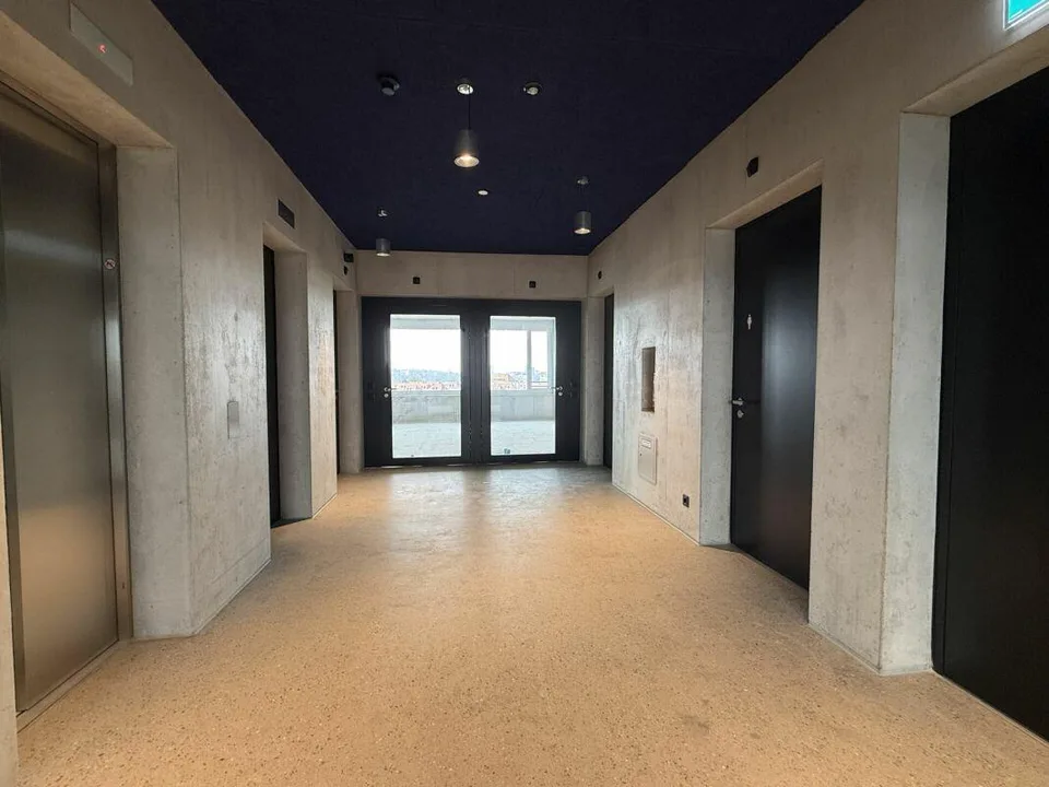 Büro mit ca. 380 m2 in Neubau