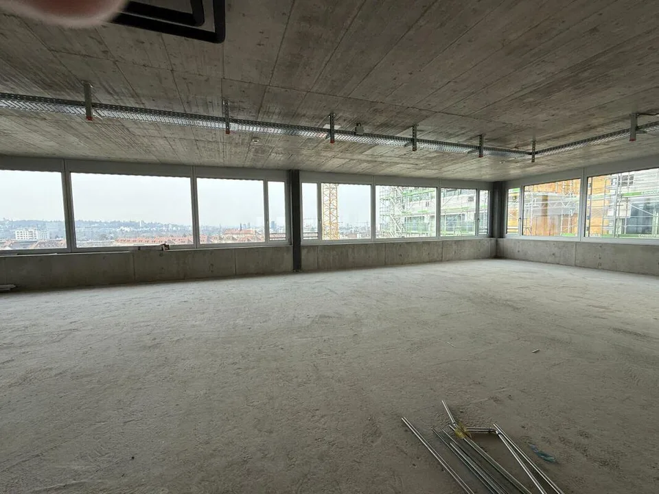 Büro mit ca. 380 m2 in Neubau