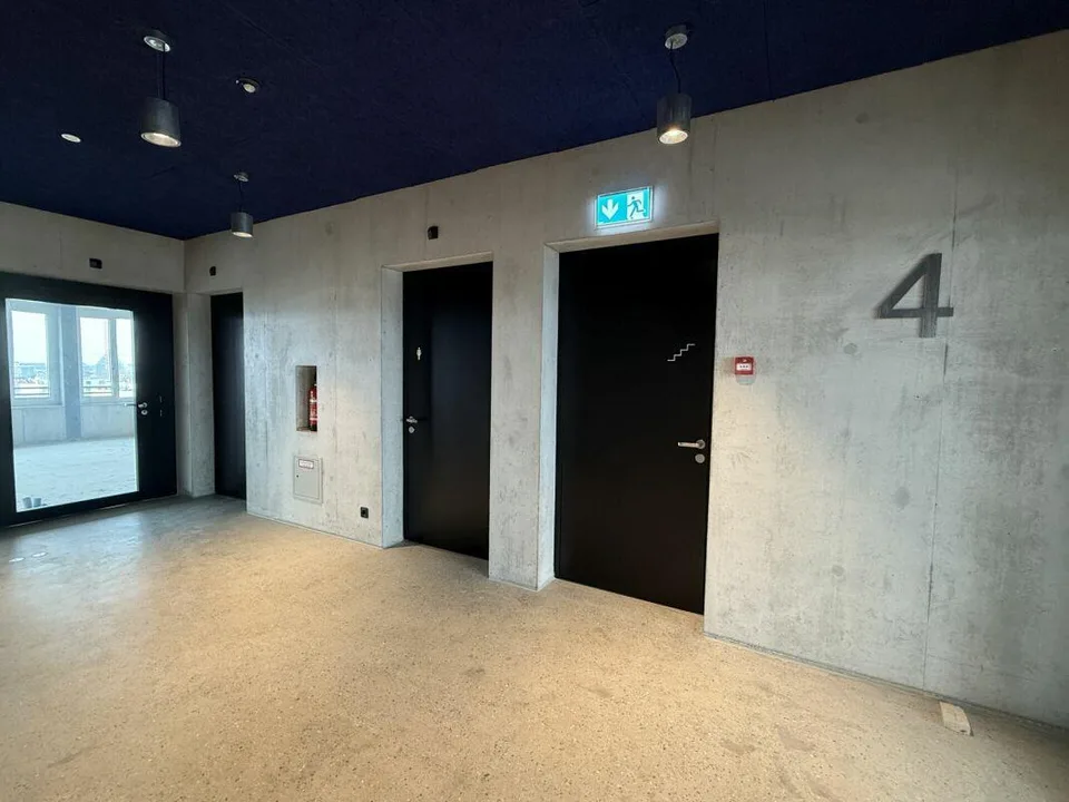 Büro mit ca. 780 m2 in Neubau