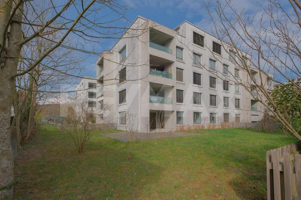 Hell, zentral und rollstuhlgängig - 3.5 Zimmer-Gartenwohnung
