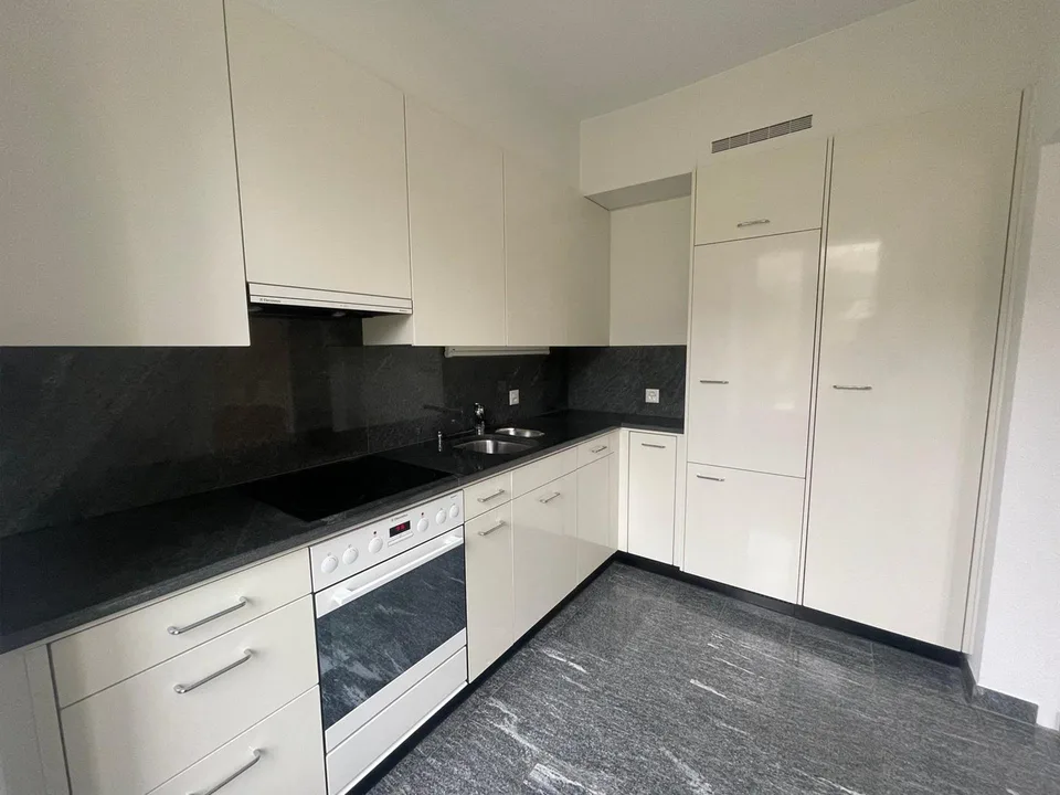 "Charmante 3-Zimmer-Wohnung in historischem Gebäude in Baden"