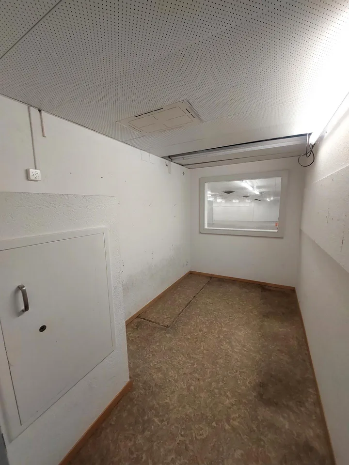 Grosszügige Gewerbefläche im zentralen Burgzentrum zu vermieten! – photo 10 of 10