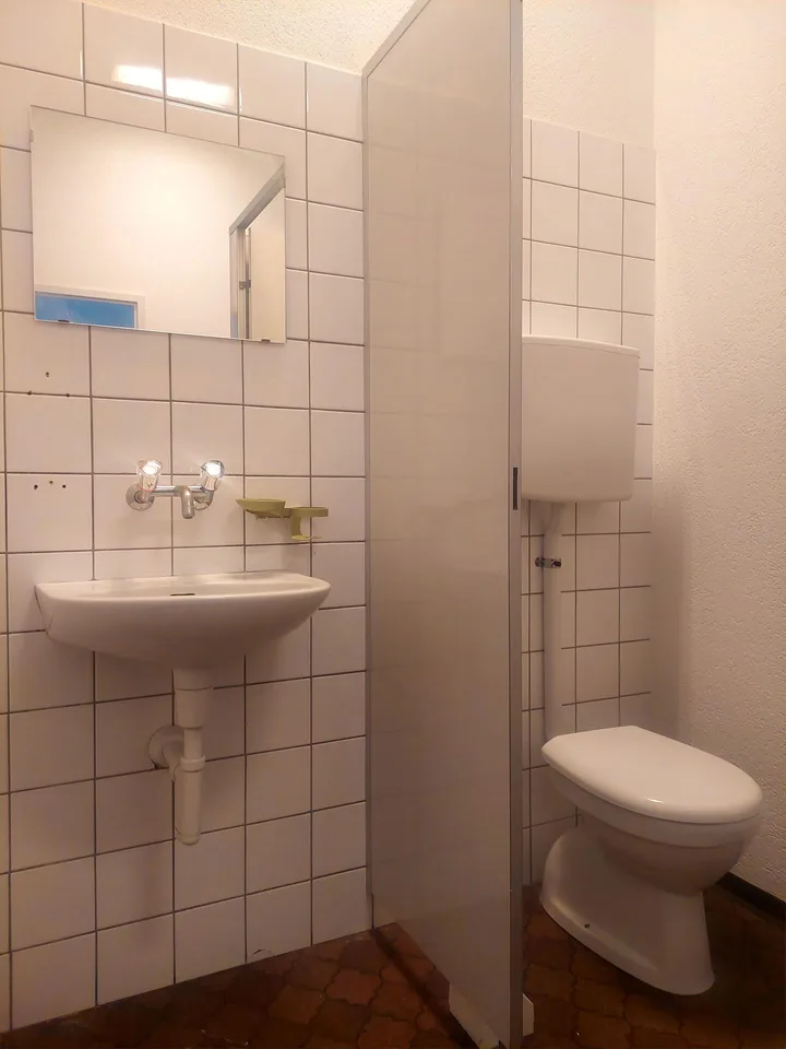 Grosszügige Gewerbefläche im zentralen Burgzentrum zu vermieten! – photo 8 of 10
