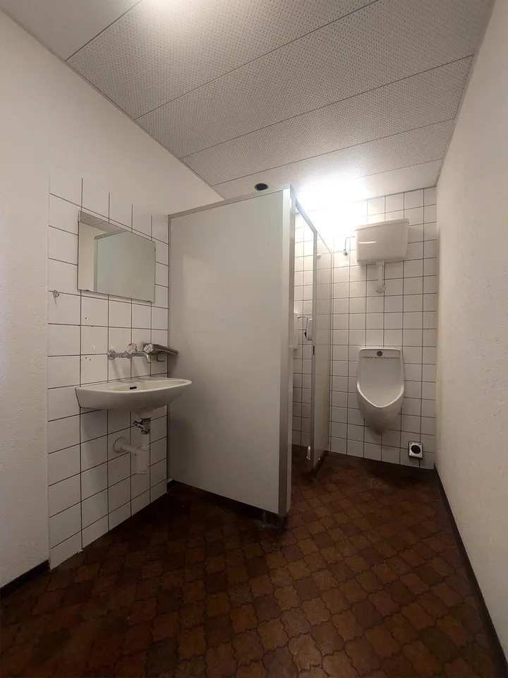 Grosszügige Gewerbefläche im zentralen Burgzentrum zu vermieten! – photo 9 of 10