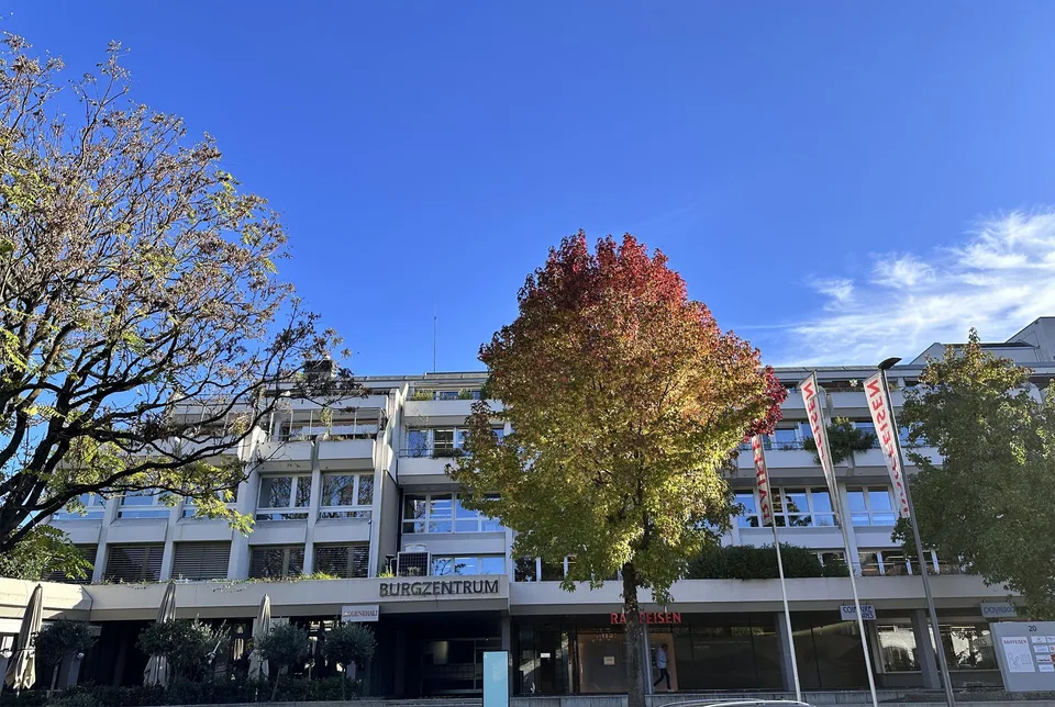 Grosszügige Gewerbefläche im zentralen Burgzentrum zu vermieten!