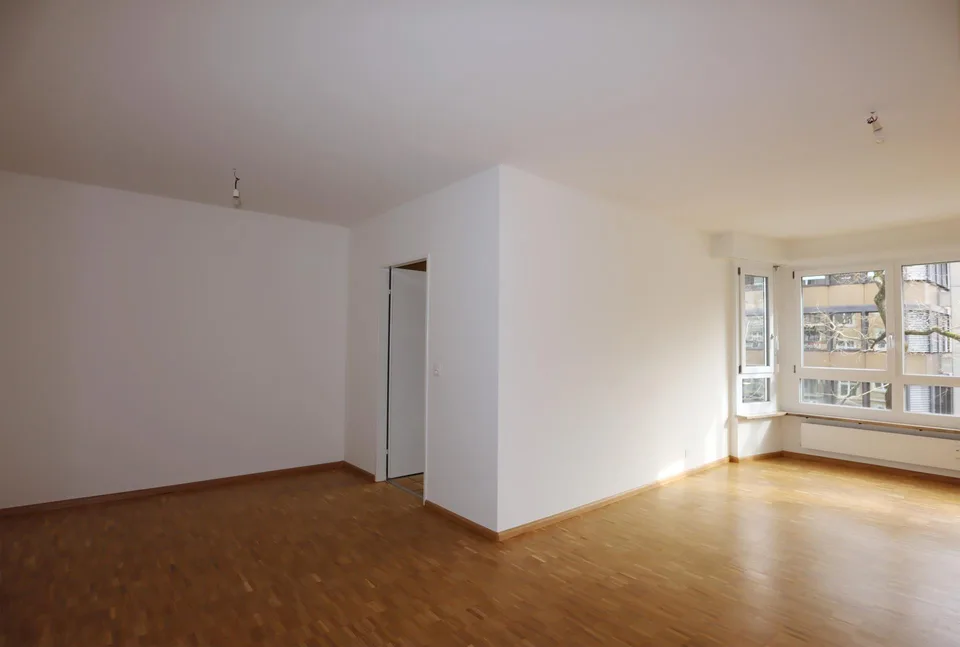 in ruhiger Seitenstrasse im Gundeli