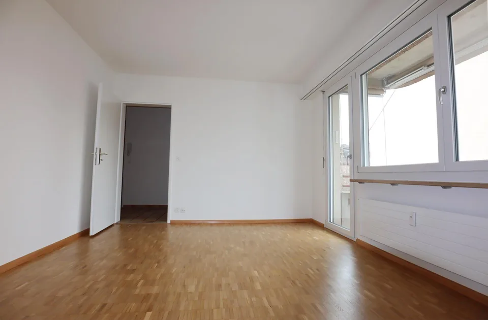 in ruhiger Seitenstrasse im Gundeli – Foto 6 von 9