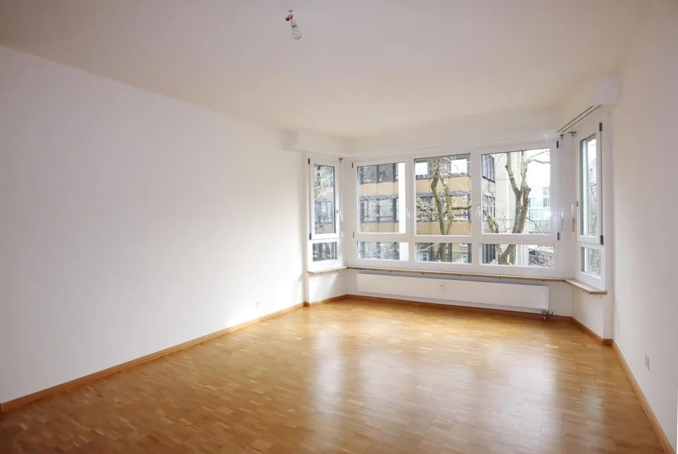 in ruhiger Seitenstrasse im Gundeli