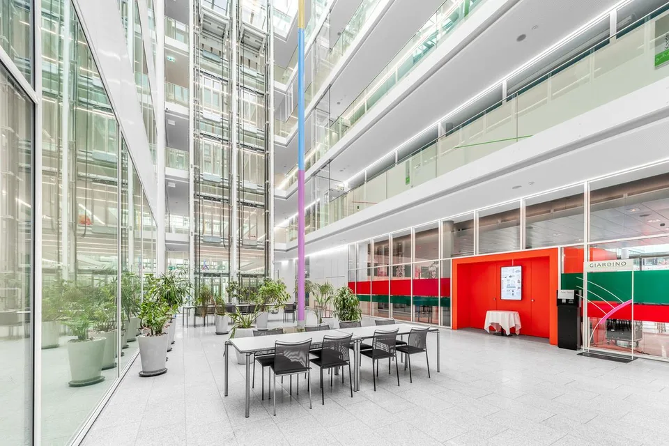 Flächen von 490 - 980 m² | Ausgebaute Büroflächen am Bahnhof Stettbach – Foto 5 von 6