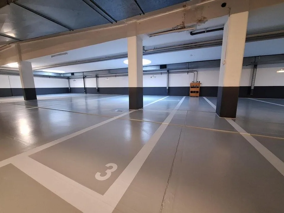 Place de parc moto intérieure au centre de Lausanne