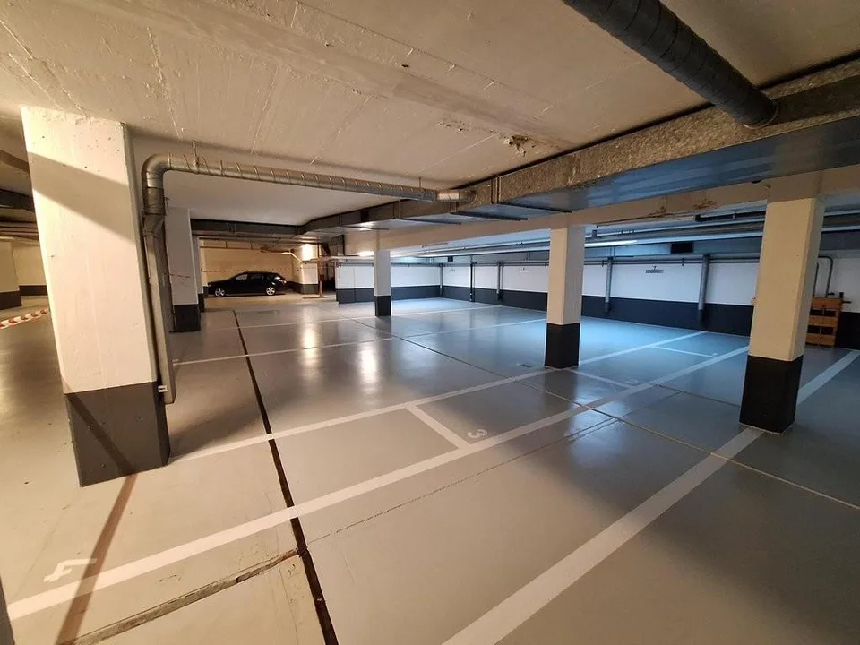 Place de parc moto intérieure au centre de Lausanne