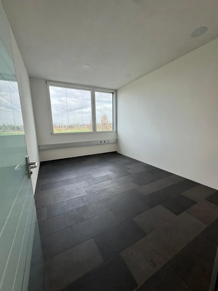 Ihr neuer Firmensitz in Uster wartet! – Foto 6 von 6