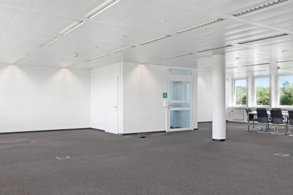 Derniers bureaux disponibles / Locaux de 150 à 185 m² à Renens
