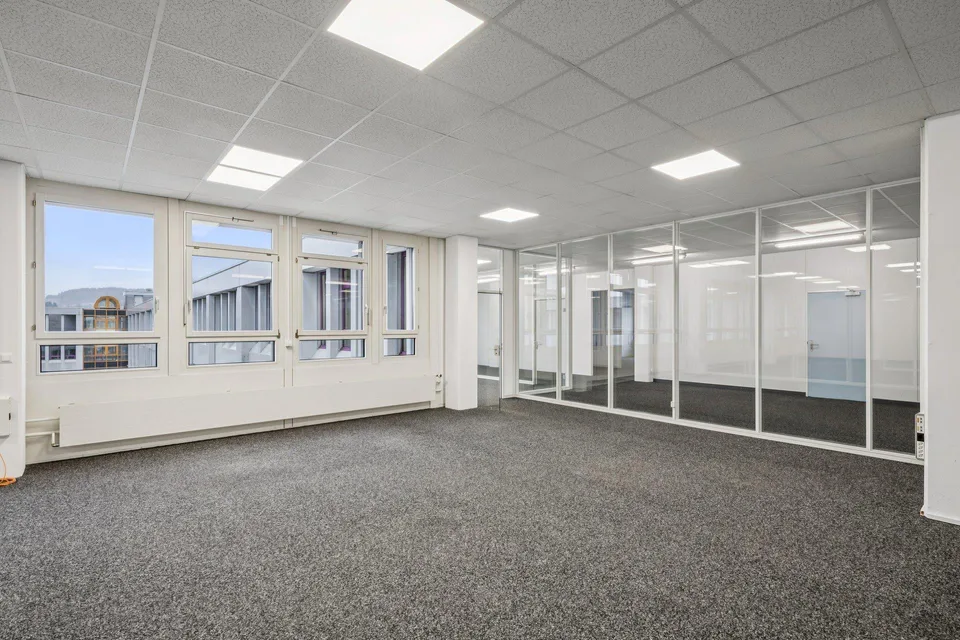 Bezugsbereite und ausgebaute Büroräume für CHF 90.00/m²/Jahr