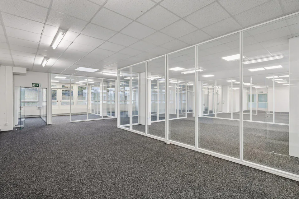 Bezugsbereite und ausgebaute Büroräume für CHF 90.00/m²/Jahr