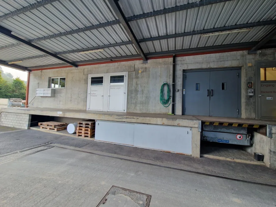 290 m² Gewerbefläche mit Entwicklungspotenzial im Industriegebiet