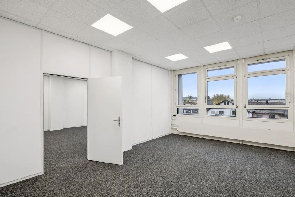 Bezugsbereite und ausgebaute Büroräume für CHF 90.00/m²/Jahr – photo 9 of 13