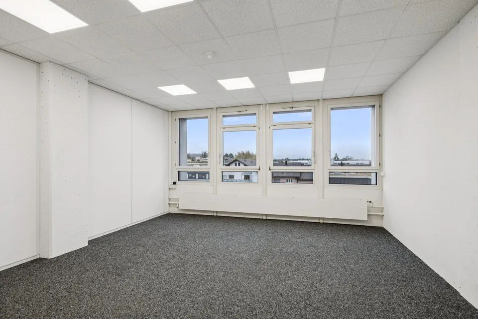 Bezugsbereite und ausgebaute Büroräume für CHF 90.00/m²/Jahr – photo 8 of 13