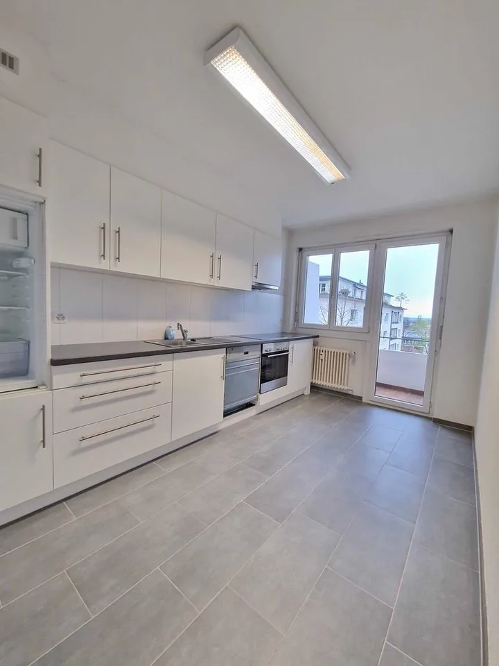 Grosszügige 3-Zimmerwohnung nähe Neubad Tramstation
