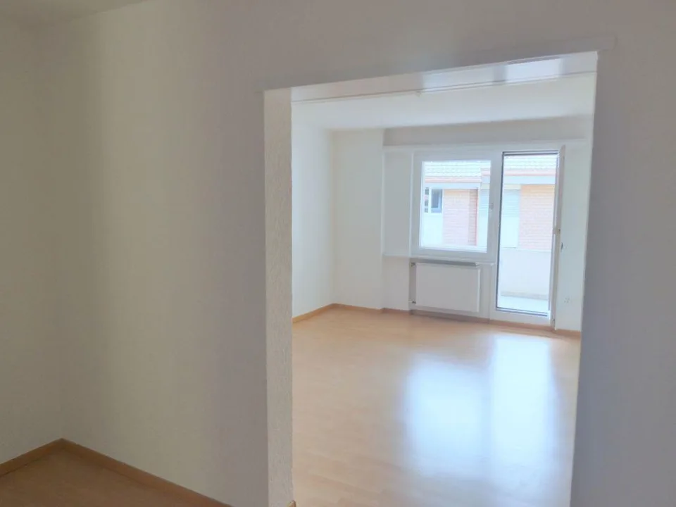 Charmante 2.5 -Zimmer-Wohnung mit Balkon und Aussicht