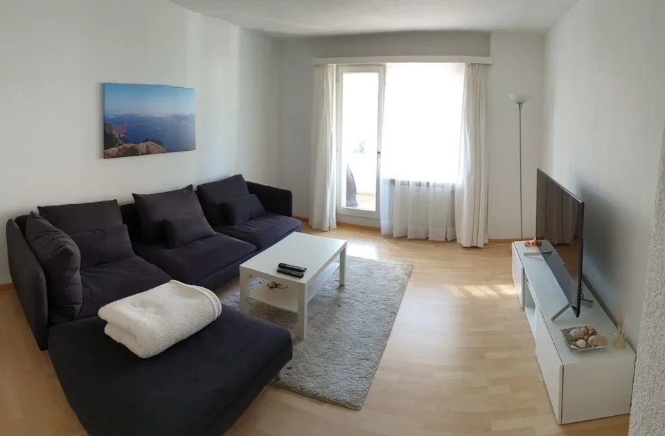 Charmante 2.5 -Zimmer-Wohnung mit Balkon und Aussicht