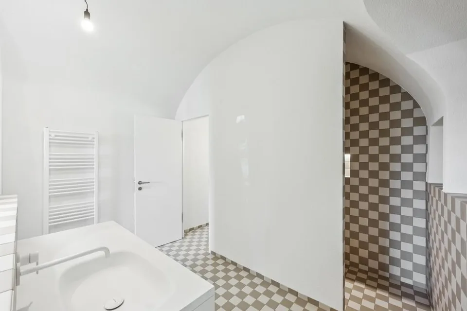 Wohnung im modernen Altbaustil mit Blick auf den Basler Rhein – Foto 11 von 12