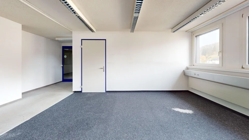 Grosszügige Bürofläche mit 7 ausgebauten Büroräumen in Winterthur