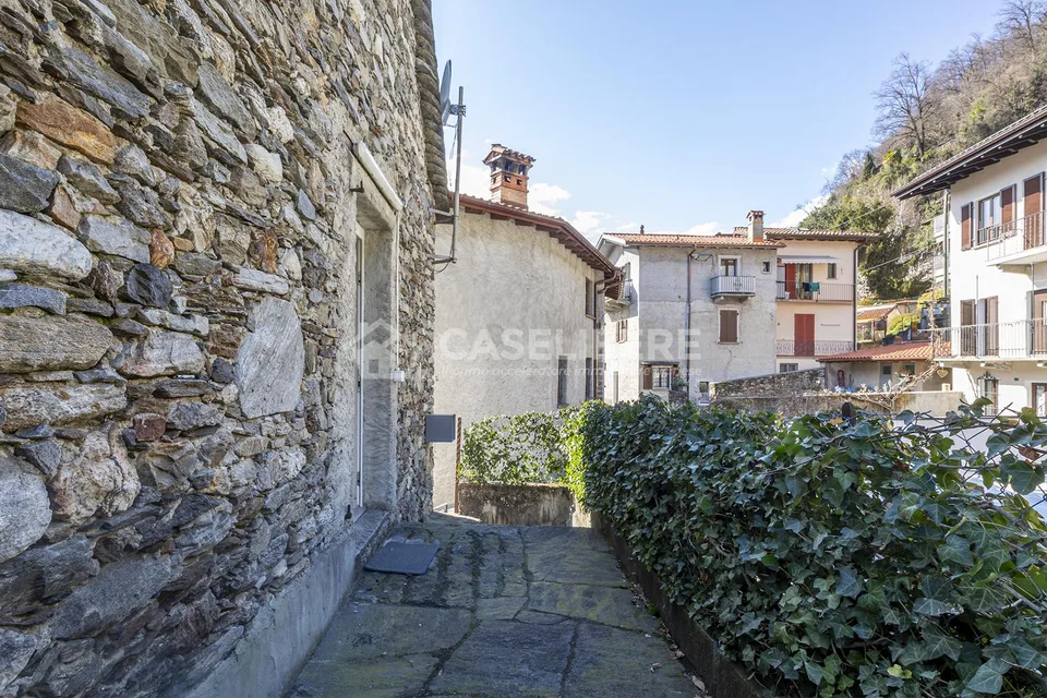 INDEPENDENT TICINESE HOUSE IN SOLDUNO