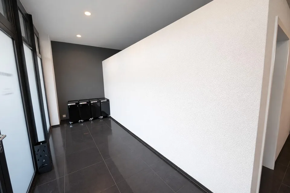 Moderne Gewerbefläche / Studio an Toplage in Dübendorf zu vermieten!