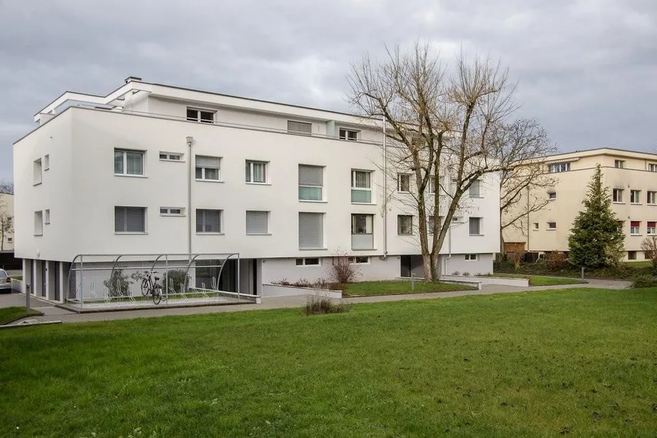 Überdachter Roller-/Motorstellplatz zu vermieten