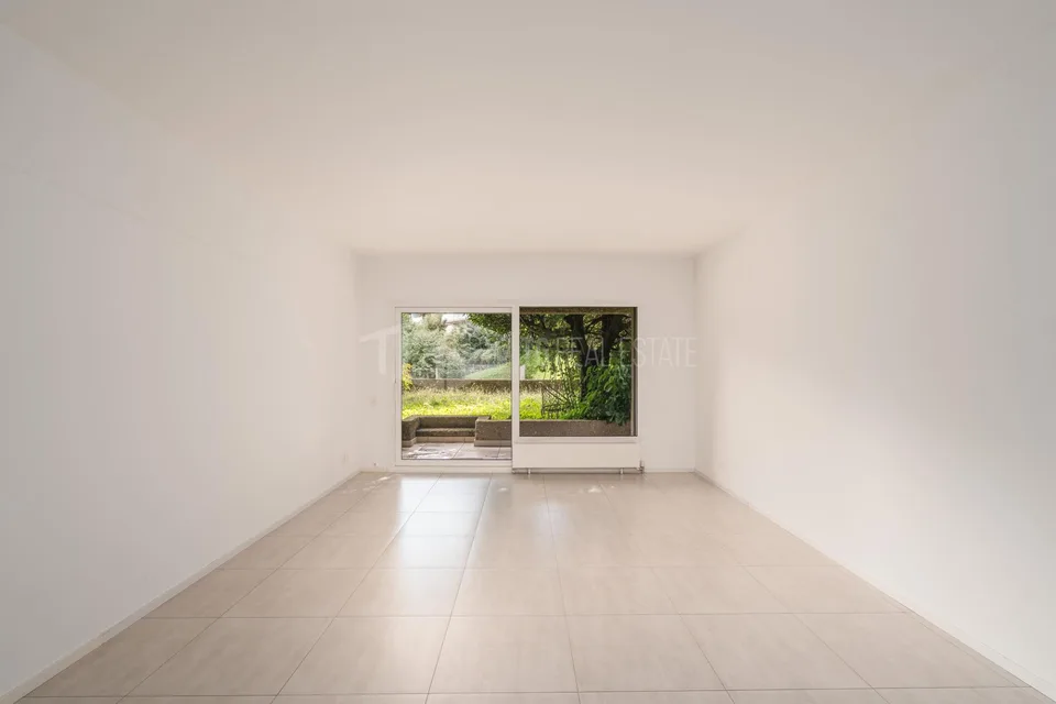 APPARTAMENTO DI 2.5 LOCALI CON GIARDINO
