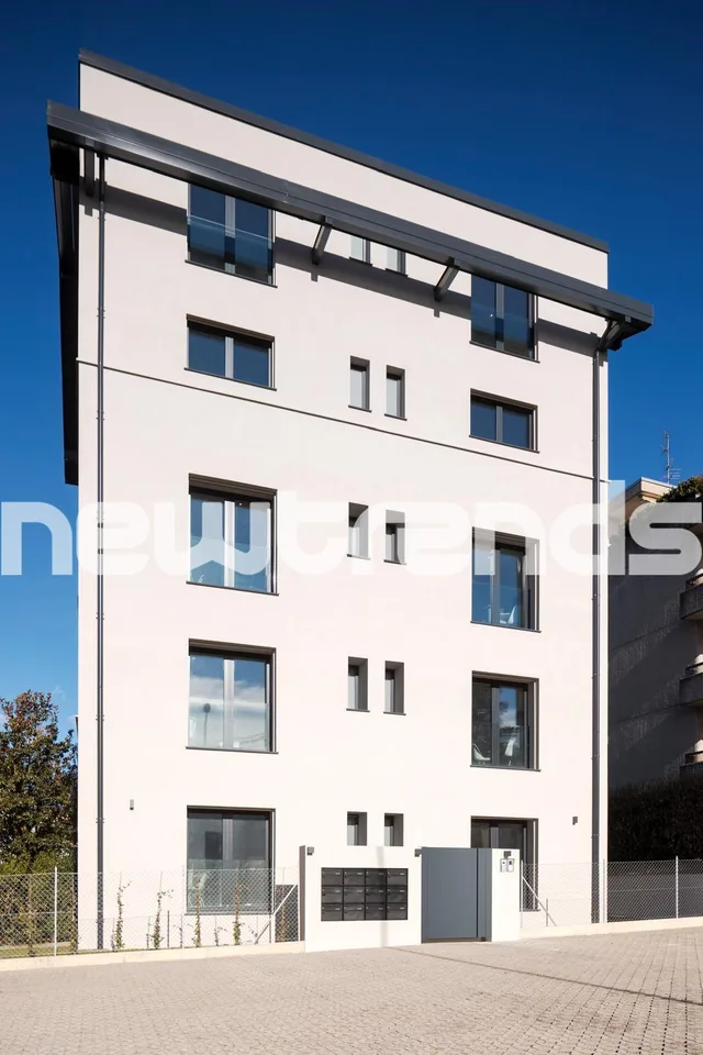 2.5 LOCALI NUOVI E ARREDATI CON ARIA CONDIZIONATA – foto 11 di 12