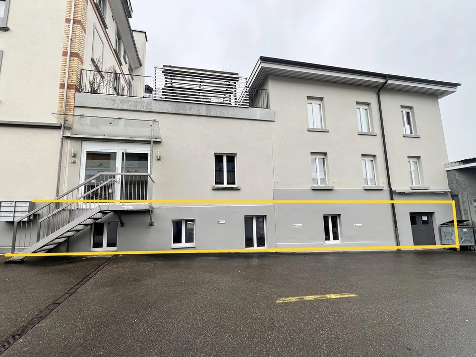 Grosszügige Werkstatt- und Lagerräume mit Büro an zentraler Lage
