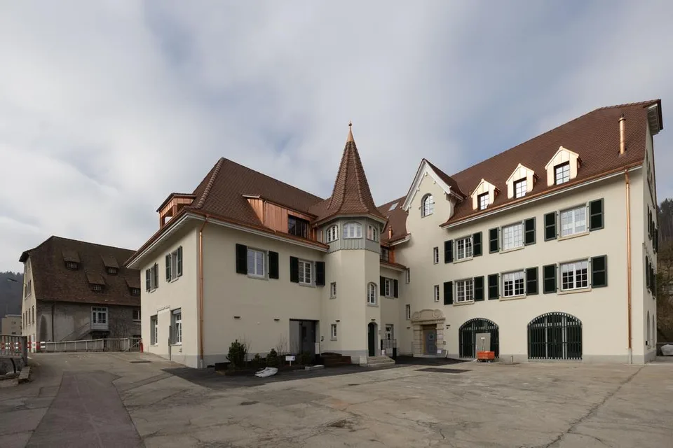 Büro/Praxis im historischen Schlossensemble - nur 20 Min. von Basel